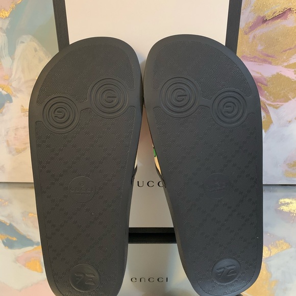 Gucci Limited Edition Apple Slides Sandals - Picture 9 of 9